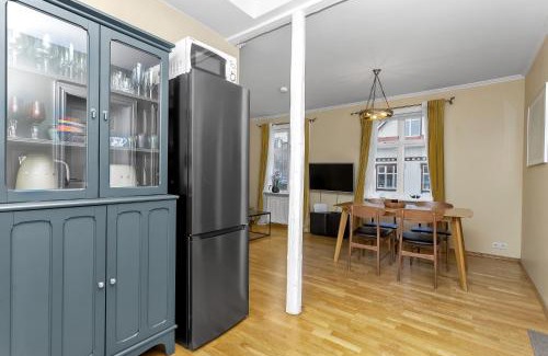 Downtown Apartment | Live as Locals Apartments