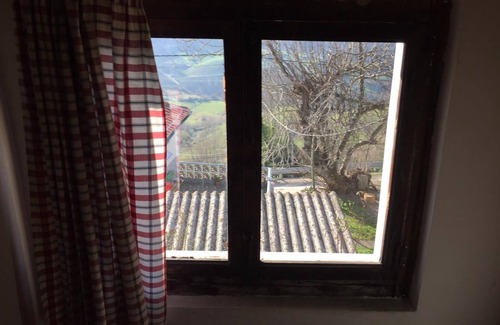 Salas Municipality House | Live Asturias in a village house, typical attic