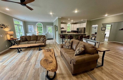 Bracey House | Live Edge Lodge-6,300 Sq Ft! 7 Bds, 7 Baths! Fire Pit, Pool Table, Foosball!