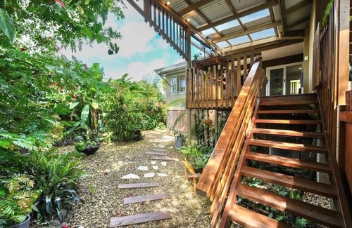 Kuranda House | Live in Kuranda Village | Lush garden | Balcony dining