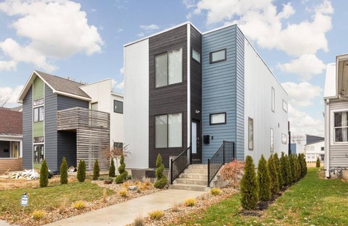 Fountain Square House | Live in Luxury Stunning Fountain Square Home