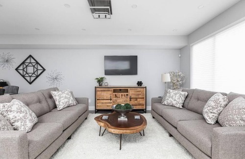Fountain Square House | Live in Luxury Stunning Fountain Square Home