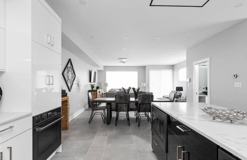 Fountain Square House | Live in Luxury Stunning Fountain Square Home