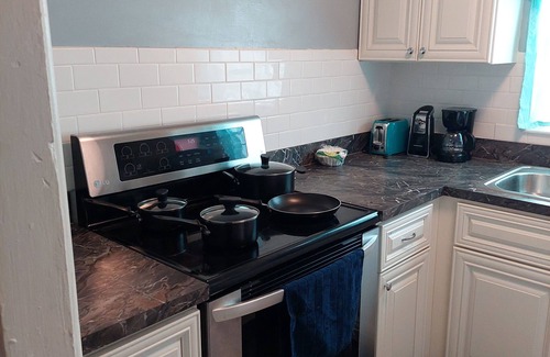 Englewood House | Live Like A Native Quiet Neighborhood Close To Downtown-Duplex