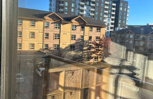 Langford Condo | Live like a tourist in Langford Downtown