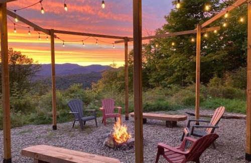 Lac-Superieur Ski Chalet | Live like the King of the Hill