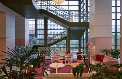 Red River Cultural District Hotel | Live Music Capital | Sightseeing. Outdoor Pool