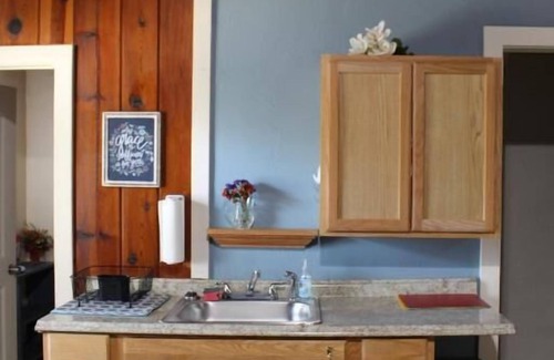Glen Rose Bed & Breakfast | Live Oak B&B