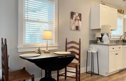 Ocracoke House | Live Oak Cottage: Newly built cottage perfect for two