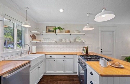 Largo House | Live Simply Cottage: Spacious 4-Bedroom Home in Clearwater