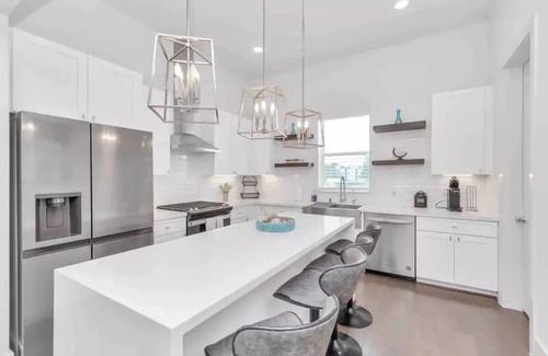 Shady Acres House | Live Social in the Houston Heights