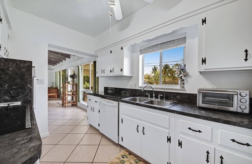 Santa Barbara Estates House | Live the "Beach Life", Short Walk to Beach!