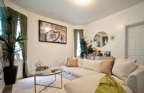 East Orange Apartment | "Live the City Life in Style: Unforgettable Urban Retreat Awaits!