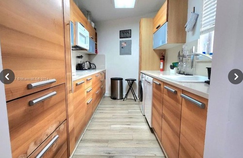 City Center Condo | Live the Miami Dream! Modern 2Bed 2Bath Ocean View Condo Steps from the Beach