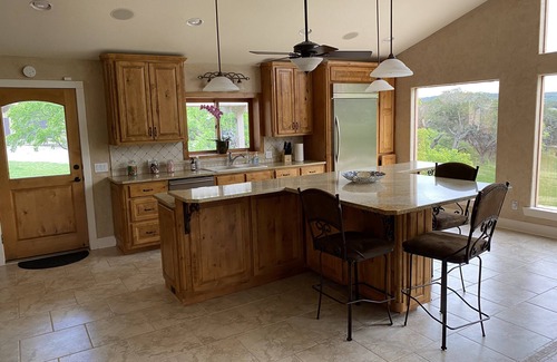 Ingram House | LIVE WATER LODGE on Johnson Creek 4 Bedrooms sleep 9, 3.5 baths