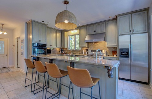 Quitman House | Live Your Best Lake Life with Gorgeous Views & Water Access