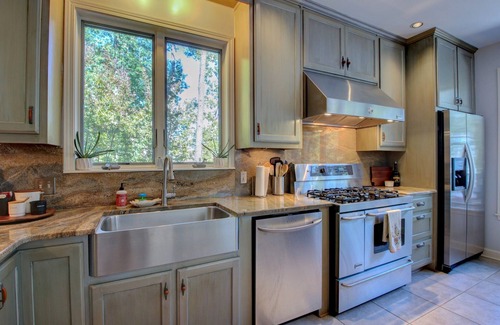Quitman House | Live Your Best Lake Life with Gorgeous Views & Water Access