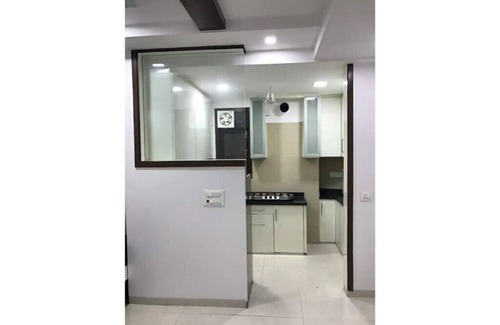 Kalkaji Apartment | Lively 2 BHK Apartment- Park Facing, close to market by HostMyStay