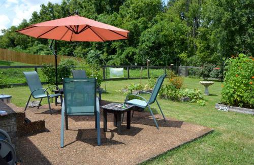 Inglewood House | Lively East Nashville Pad Walk to Bars and Eateries