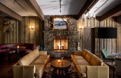Jackson Hotel | Lively Saloon at Cozy Lodge Ideal for Ski Enthusiasts in Jackson - 2 Units