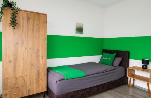 Marxloh Apartment | Livemore24 - Apartment 1 in Duisburg WLAN - Smart-TV - 24-7 Check-in und Küche