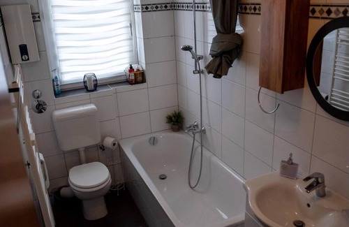 Marxloh Apartment | Livemore24 - Apartment 4 in Duisburg 24/7 check-in
