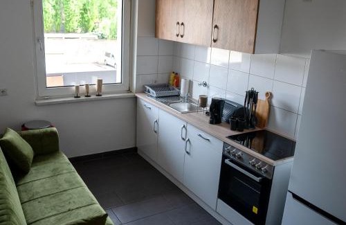 Marxloh Apartment | Livemore24 - Apartment 4 in Duisburg WLAN - Smart-TV - 24-7 Check-in und Küche