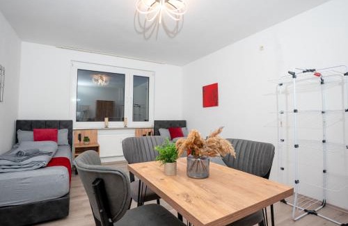 Marxloh Apartment | Livemore24 - Space in Duisburg WLAN - Smart-TV - 24-7 Check-in und Küche