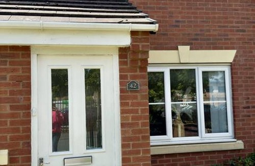 Hunts Cross House | Liverpool Home from Home| Sleeps 4, Free Parking | Pass the Keys