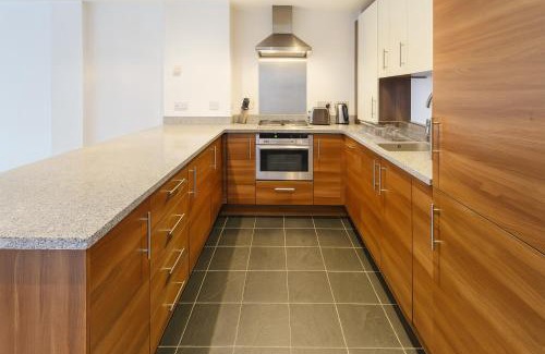Spitalfields Apartment | Liverpool Street Retreat