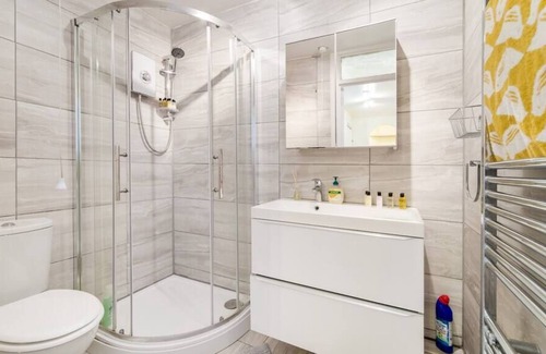 Luton Apartment | Livestay 2 Bed Apt*FREE Parking*Long Stay Discount