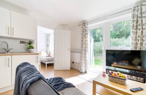 Luton Apartment | Livestay 2 Bed Apt*FREE Parking*Long Stay Discount