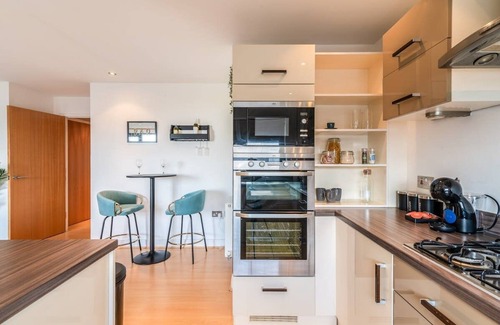 Newhaven Apartment | Livestay 2Bed 2Bath Harbourside Apt/Free Parking