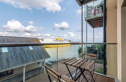 Newhaven Apartment | Livestay 2Bed 2Bath Harbourside Apt/Free Parking