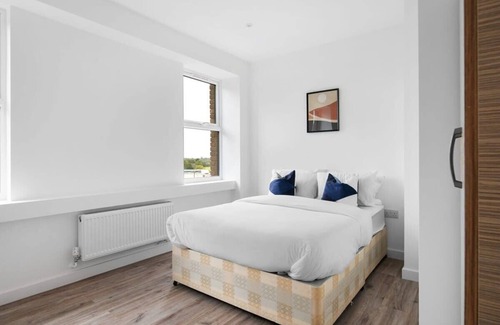 Aylesbury Apartment | Livestay Modern Two Bed Apartment in Aylesbury17