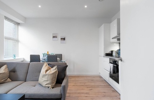 Aylesbury Apartment | Livestay Modern Two Bed Apartment in Aylesbury17
