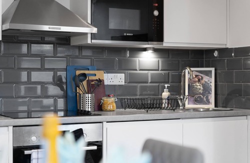 Aylesbury Apartment | Livestay Modern Two Bed Apartment in Aylesbury17