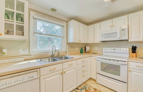 Inlet Harbour House | Livin' The Coastal Life - 4 Bedroom 2 Bath Home, on Channel with Private Pool