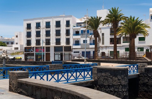 Arrecife Ski Chalet | LIVING EL CHARCO-Perfect Views & Location