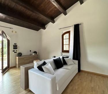 Sant'Angelo in Lizzola House | Living la Dolce Vita with pool