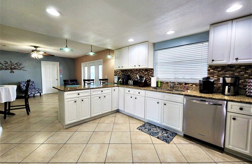 Bay Crest Park House | Living Large! 5br/3ba, heated pool, spa, grill, RV parking, boat ramp access