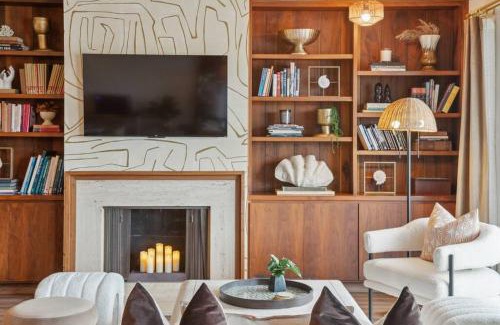 La Jolla House | Living Lux in La Jolla - Beach - AC - Shops