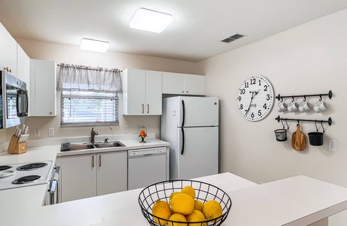 Santo Domingo Villa | Living The Villages FL Lifestyle! Centrally located, close to entertainment