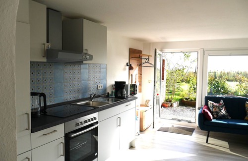 Risum-Lindholm Apartment | Living under a thatched roof, beautiful granny apartment near the North Sea