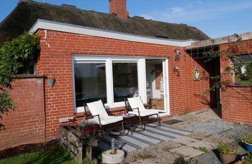 Risum-Lindholm Apartment | Living under a thatched roof, beautiful granny apartment near the North Sea