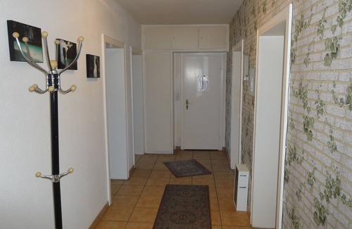 Wanheimerort Apartment | Living with a view of the Rhine - 2nd floor