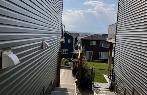 Calgary House | Livingston Brand New Two Bedrooms Suite