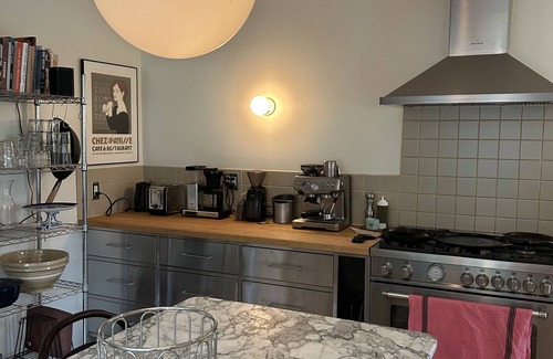 Livingston House | Livingston Farmhouse with hot tub and sauna