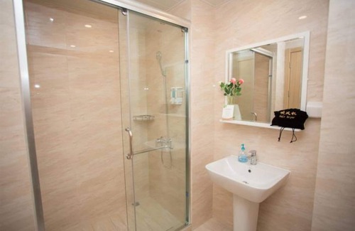 Zhengdong New Area Apartment | Liwu Apartment-Green Land Plaza Branch