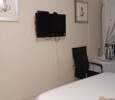 Umtata House | Liyoli Guesthouse